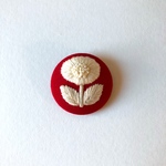 ellipseの花 ⅲ 刺繍 ブローチ    朱