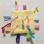 ひっぱる！摘む！シャカシャカ★タグ★おもちゃ