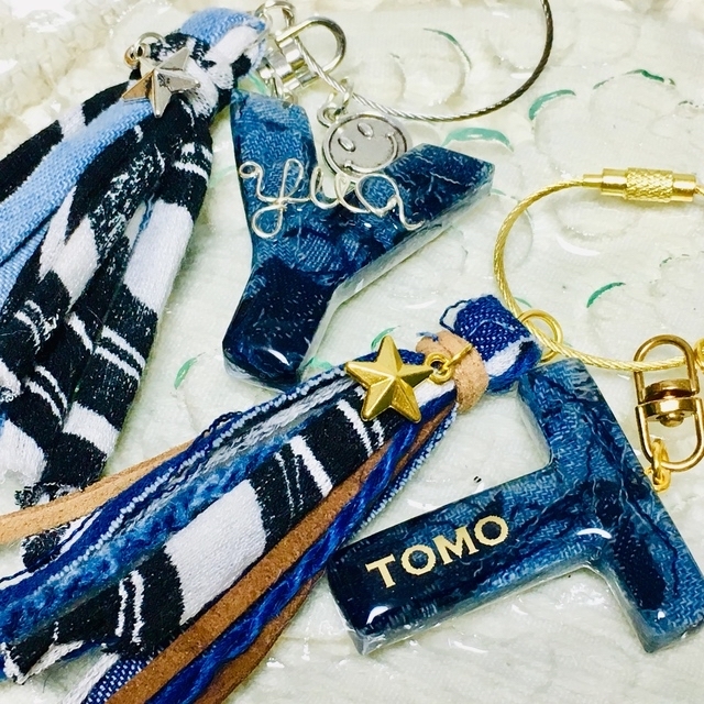 デニム♡イニシャルキーホルダー（タッセル付き） - ✿︎corolover