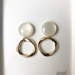 ホワイト×ツイストフープピアス・樹脂ピアス・イヤリング