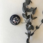 刺繍ブローチ