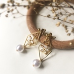 Autumn Sale!!!!🍁受注製作🍁キラキラなお花チャームのピアス・イヤリング