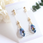 押し花がギュッと詰まったのお花ピアス/イヤリング ネイビー