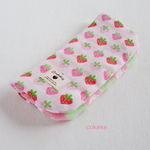  🍓 ピンク＆ レッドのいちご 🍓  ふわっふわの8重ガーゼ ハンカチ 20cm 🌱     
