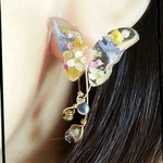 蝶々のピアス…流れるガラスキャッチ…