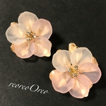 Frosted Glass big Flower bijou ピアス pink x White