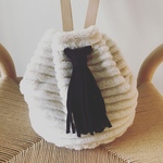 限定1点のみ❗️ホワイトベージュ☆ファー巾着ショルダー☆ハンドメイド