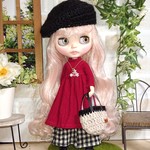 No.1715  ローズレッドのワンピとモノチェックのパンツ