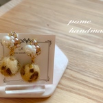 秋冬にピッタリなライトブラウンホワイトパールビジューにレオパードファーボールピアスイヤリング♥