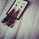 ブラックタッセルピアス