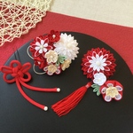 morinoyoru 様 オーダー品  つまみ細工 髪飾り  赤 白/  成人式 卒業式 結婚式  七五三 振袖  袴 