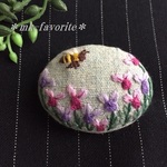 🌿フレンチラベンダーの庭・手刺繍くるみボタンブローチ