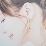  揺れる◇スワロフスキー 氷のロングピアス クリスタルオーロラ〈サージカルステンレス〉アレルギー対応　イヤリング SWAROVSKI