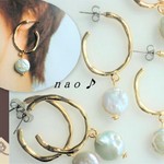 淡水パール（コイン）の変型フープピアス（チタンコート）