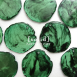 ：4pieces： import  acrylic circle charm〈グリーン〉
