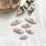 さくらんぼの刺繍パッチンピン/1本
