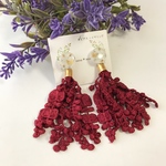 レースタッセルの華やかピアス＊ボルドー