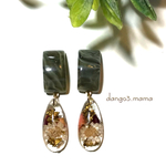 再販500円☆長方形(ビリジアン)☆小ぶり花レジンのピアス/イヤリング