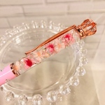 【送料無料】桜色ピンクの持ち手  王冠付き♡ ハーバリウム ボールペン 