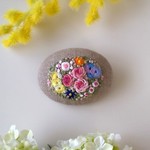 オーバル♪刺繍ブローチ『flower garden』Msize／濃ベージュ地