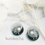 ダークグリーン★紫陽花の花びらイヤリング☆・。（送料無料）