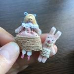 お花柄ドレスの女の子とうさぎ♡ミニチュアドール♪
