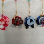 可愛い！帽子👒のストラップ4種類（①ピンク花柄②赤いチェック柄③青い迷彩柄④青地のいちご柄）