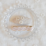 flower lace 𖡼 オーバルパッチンピン (5cm)