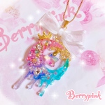Berrypink♡お月様と星のゆめかわレジンペンダント♡