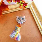 刺繍1点物😻片耳用 貴族 猫 さんのﾌｧﾝｼｰﾔｰﾝ ピアス/イヤリング