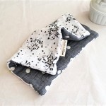 *８重ガーゼ大判ハンカチ*北欧*モザイクflower*モノトーン*ネイビー*出産*お布団ガーゼ