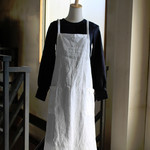 【NEW】バッククロスエプロン　frenchlinen100％　男女兼用フルエプロン　バッククロスエプロンoff-white