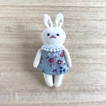 うさぎのブローチ
