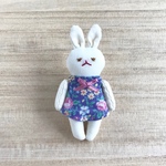うさぎのブローチ