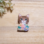 ネコとお花の刺繍ブローチ