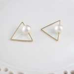 △さんかくフープとコットンパールのイヤリング・ピアス