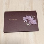 お誕生日 チョコ色カード 大人可愛いアジサイ プリザーブドフラワー(はがきサイズ)   古稀や喜寿の御祝い、寄せ書き等にも🎵 簡単なメッセージカード入り