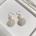 みなみ。さん用  淡水パールのファーボールピアス