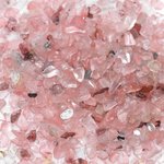 送料無料 100g 天然石さざれチップ 穴なしさざれチップ 合成チェリークォーツ 5-7mm(100g) N068
