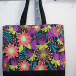 222様オーダー品：USA生地　カラフル花柄のトートバッグ（きんちゃく付き）