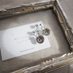 silver button B