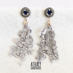 刺繍ピアス　ramillete＊navy gray