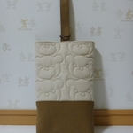 ５６７．クマさんキルトのシューズケース　生成り×茶　再販５