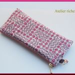 ★LIBERTY　SleepingRose　スリーピングローズ　レッド系　ふわふわポーチ　◆ペンケース、眼鏡ケースにも