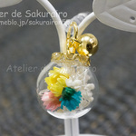 ころころお花のスマホピアス（3色菊花vivid）