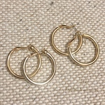 ゴールド　チャンキーフープの 大ぶりフープ ピアス/イヤリング