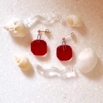 赤シンプル多角形ピアス/イヤリング ハンドメイドガラス フュージング