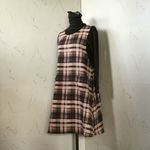 3L こげ茶×ベージュのチェック（ポリエステル）　横ボタンのふんわりすっきり・フレアーエプロンドレス　93