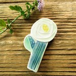 白い薔薇の箸置き（ブローチ）