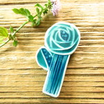 青い薔薇の箸置き（ブローチ）